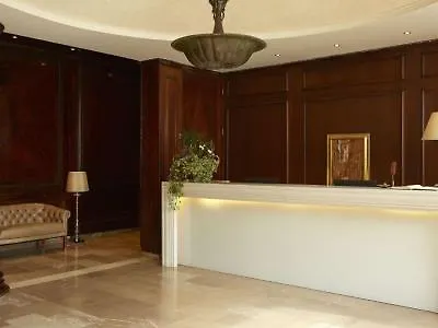 Marina فندق